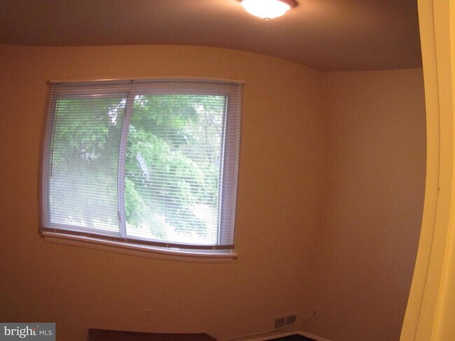 Foto del edificio - 8702 Hamlin St