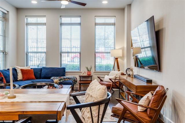 Foto del edificio - 7145 Copperleaf Dr