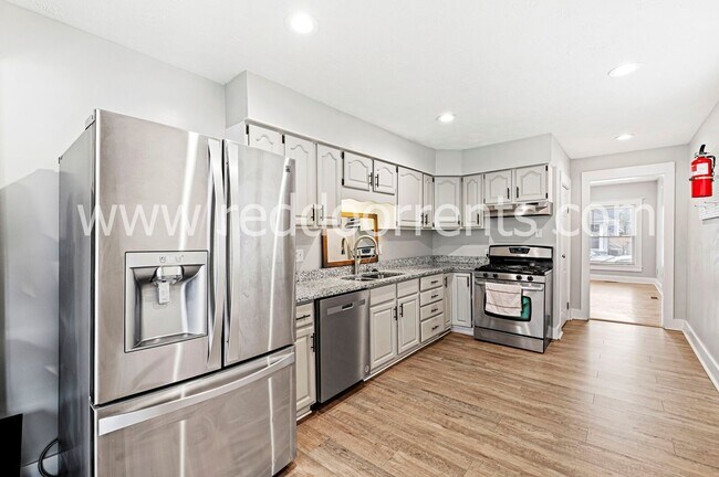 Building Photo - Charming 2-Bedroom Home in the Heart of In...