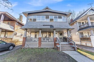 Building Photo - 915 Helmsdale Rd