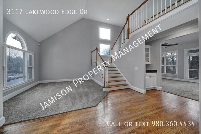 Building Photo - 3117 Lakewood Edge Dr