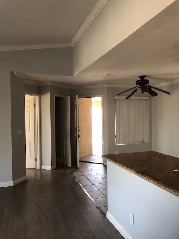 Building Photo - Gorgeous 2 Bedroom Condo For Rent