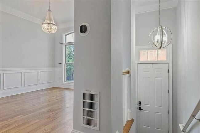 Building Photo - 1555 Mosaic Way