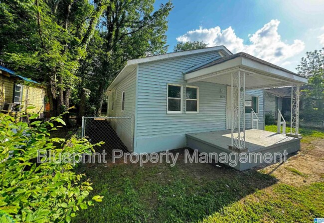 Foto del edificio - 3729 Pine Ave SW
