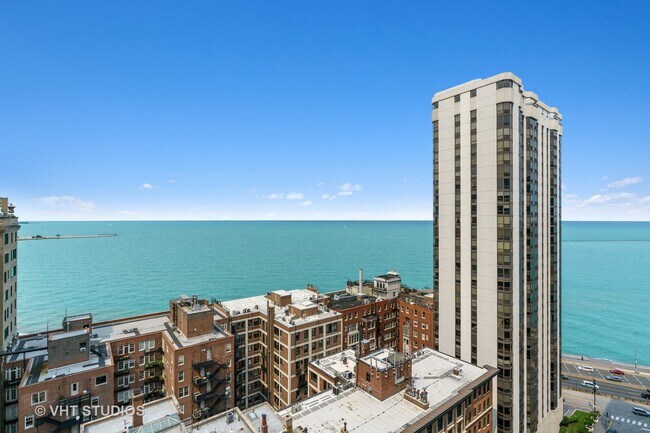 Building Photo - 221 E Walton Pl