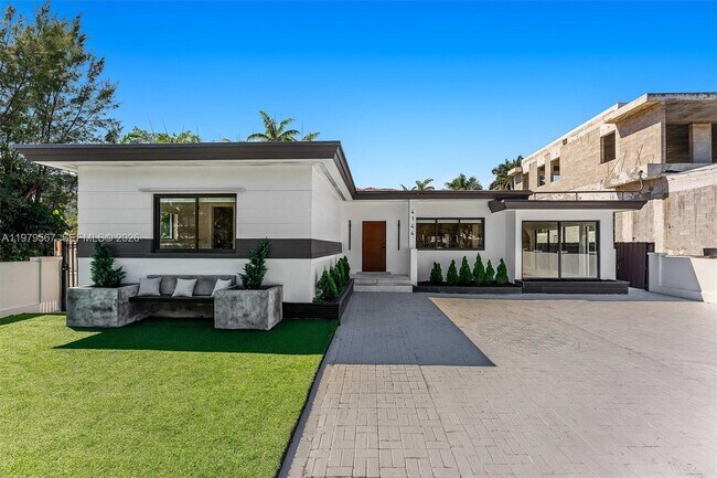 Foto del edificio - 4144 Alton Rd