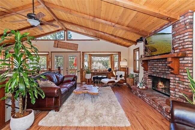 Living Room 1 - 42889 Monterey St