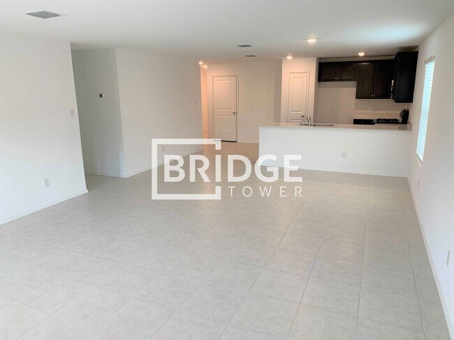 Foto del edificio - 14837 Firerock Rd