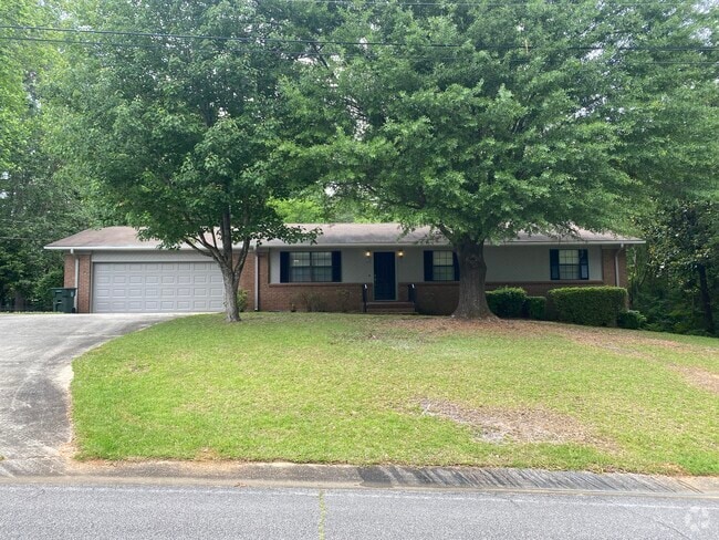 Front yard - 1700 Sharon Ln