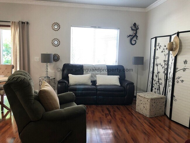 Foto del edificio - Beautiful Townhome in Wonderful Gated Comm...