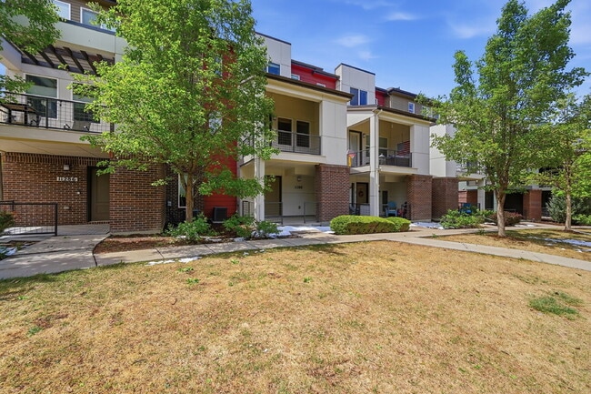 Photo - $2,495.95, Two Bedroom, 2.5 bathroom Townhome in Broomfield