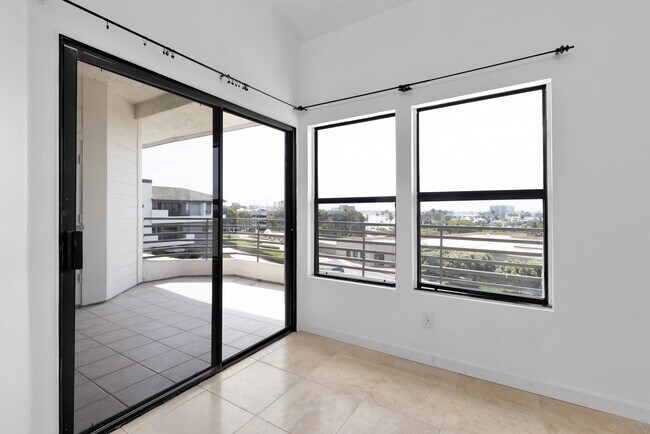 Building Photo - 280 Cagney Ln