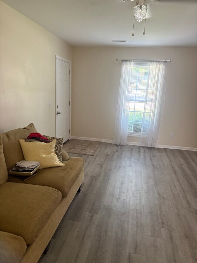 Sala de estar - 416 N Green St