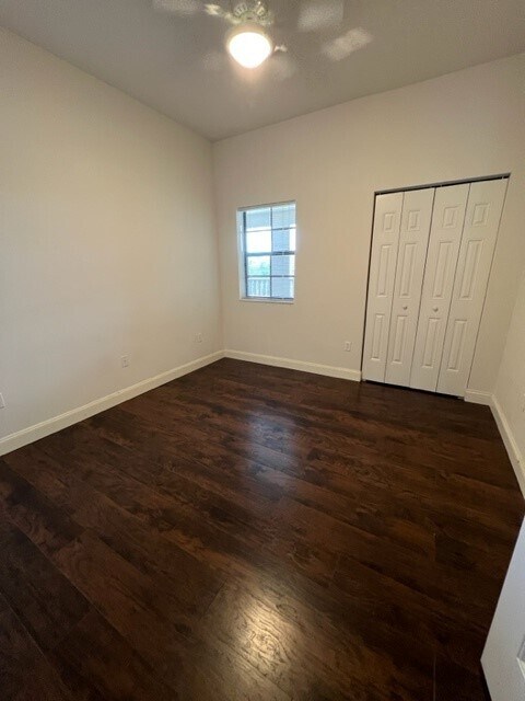 Building Photo - 7710 Lake Vista Ct