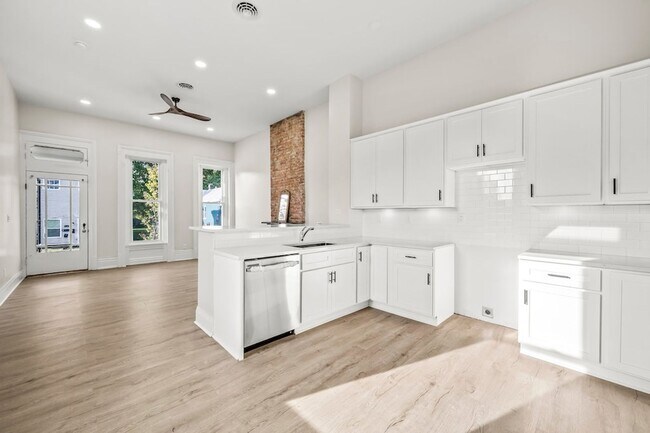 Foto del edificio - 641 E. Saint Catherine (Shelby Park/ Old L...