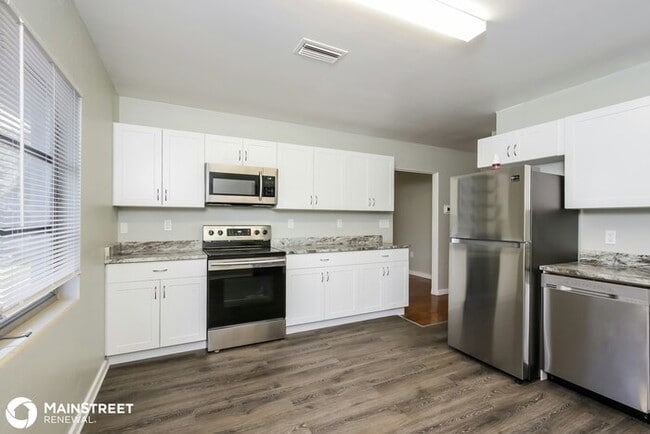 Building Photo - 1414 19th St W, Bradenton, FL 34205