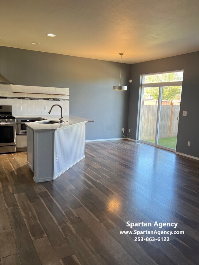 Building Photo - 18302 114th Ave E