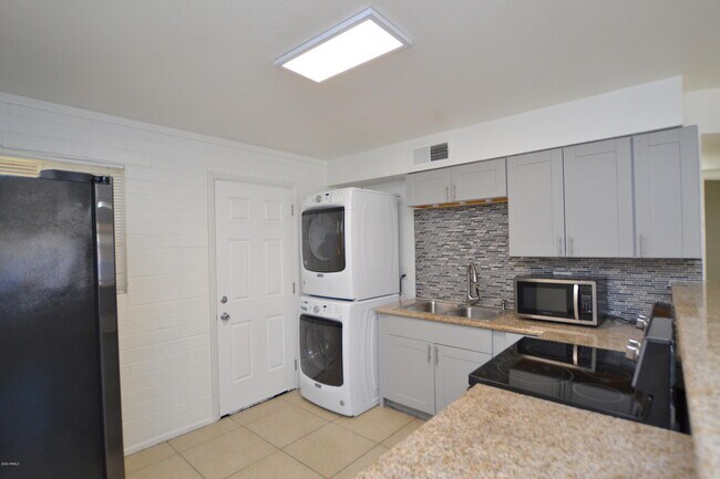 Building Photo - 10823 N 18th Ave