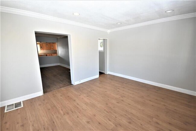 Foto del edificio - 1224 Finch St