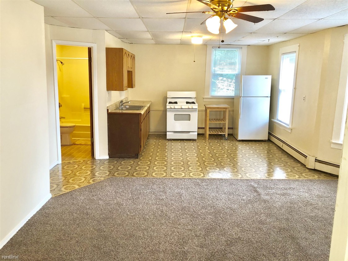 Primary Photo - 1 br, 1 bath 4plex - 5 Oak St Apt 1