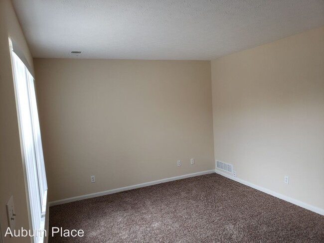 Foto del edificio - 600 Auburn Pl Ct