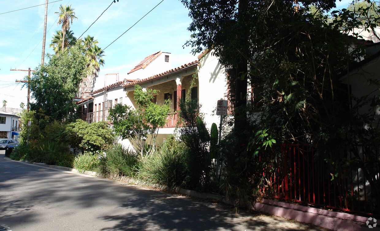 Primary Photo - Casa Larissa Apartments