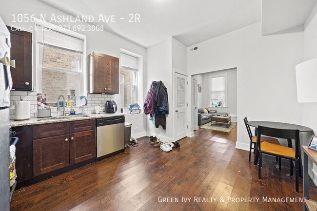 Building Photo - 1056 N Ashland Ave