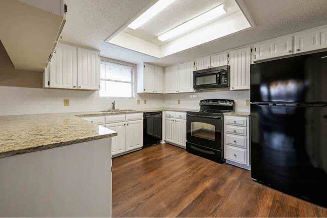 Building Photo - 6496 Eldorado Dr