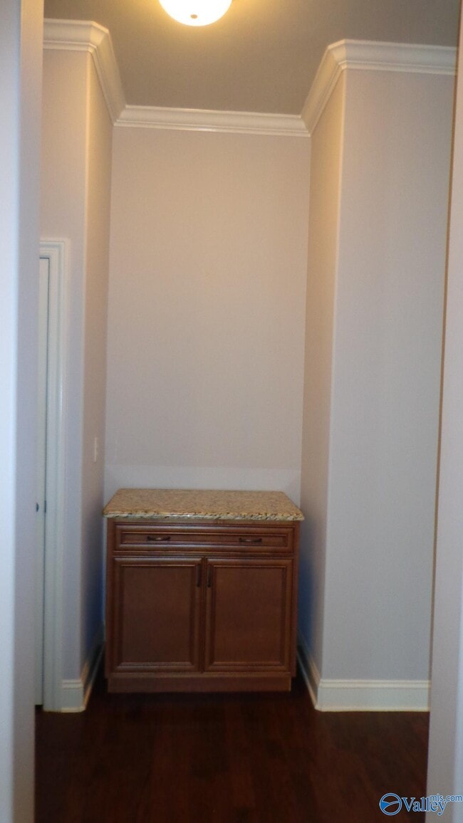 Building Photo - 2444 Bell Manor Dr SW
