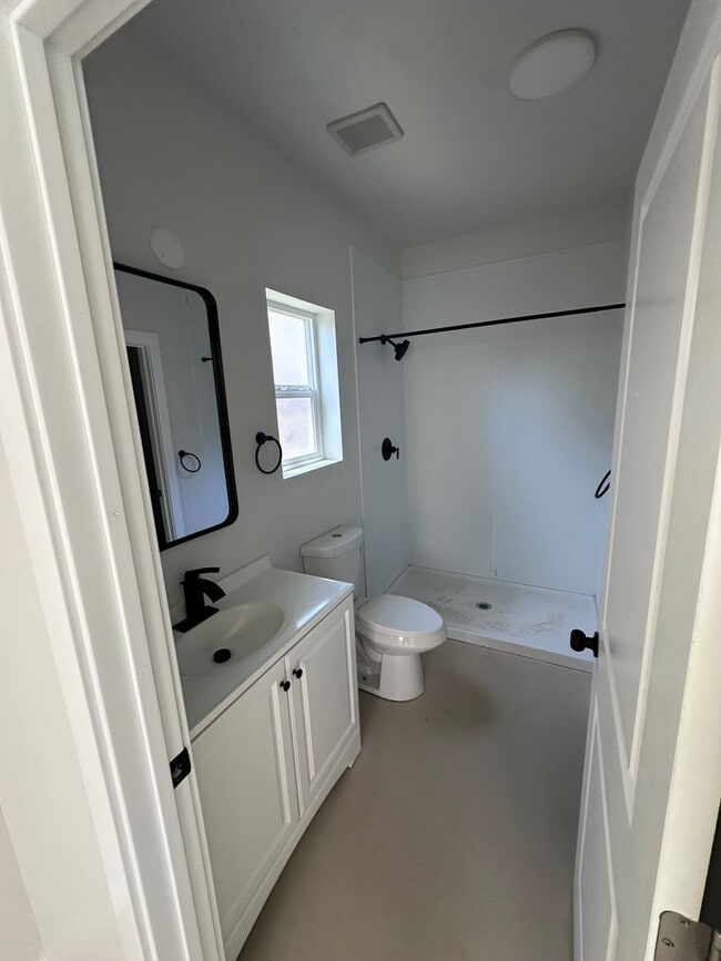 Building Photo - Brand new 3 bedroom house in quiet neighbo...