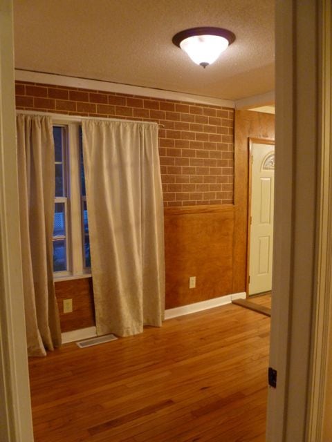 Building Photo - 416 E Magnolia Dr