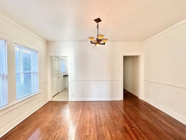 Foto del edificio - 4807 Reiger Ave