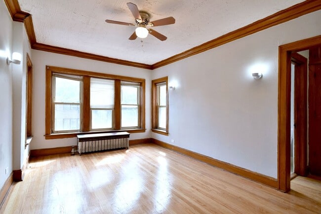 Building Photo - 610 N Mayfield Ave