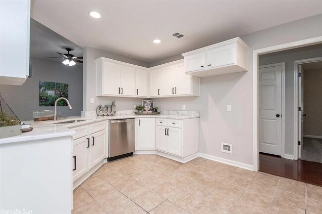 Building Photo - 14013 Chesterfield Cir