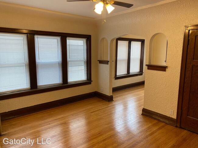 Foto del edificio - 6126 W Burnham St