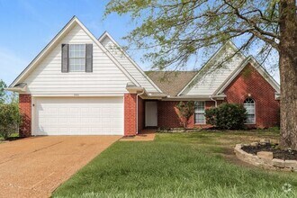 Building Photo - 9920 Averbury Cove