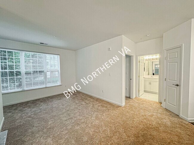 Foto del edificio - 4210 Mozart Brigade Ln
