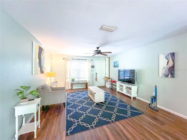 Foto del edificio - 4814 SW 57th Dr