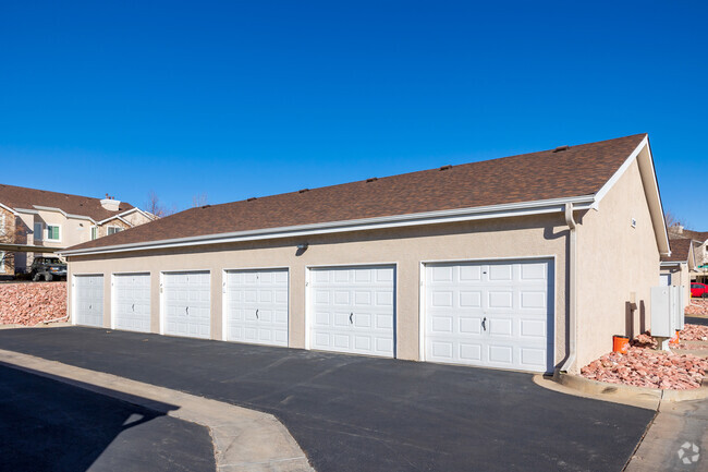 Detached Garages - Strawberry Fields