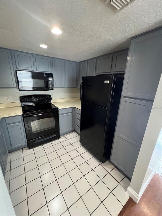 Foto del edificio - 2421 Summerfield Way