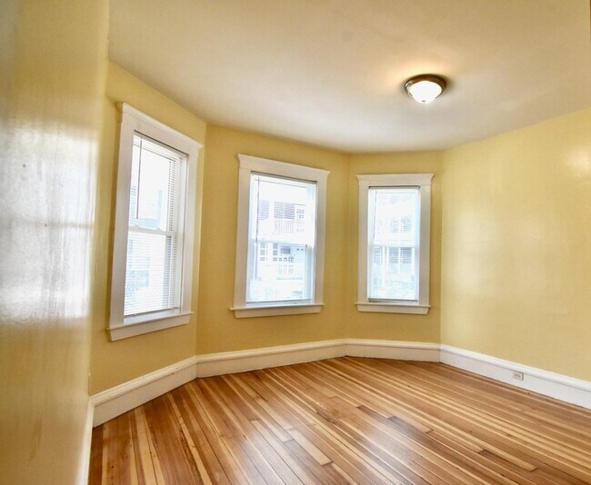 Foto del edificio - 8 Ridgewood St