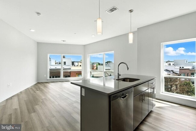 Building Photo - 2110 E Norris St