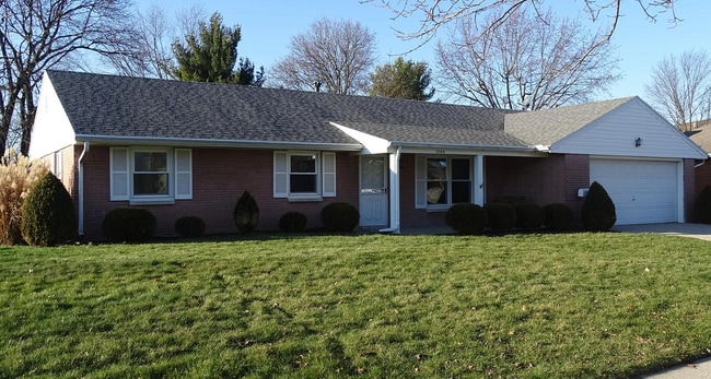 Building Photo - 1240 Crestview Dr