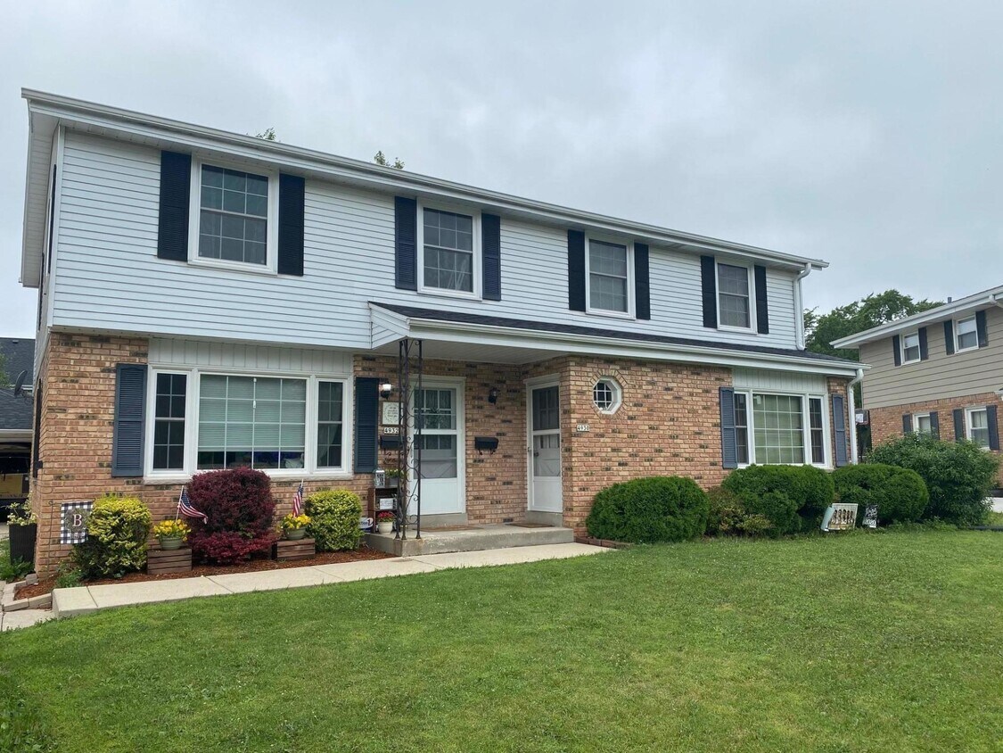 Primary Photo - 4932 Sutton Ln