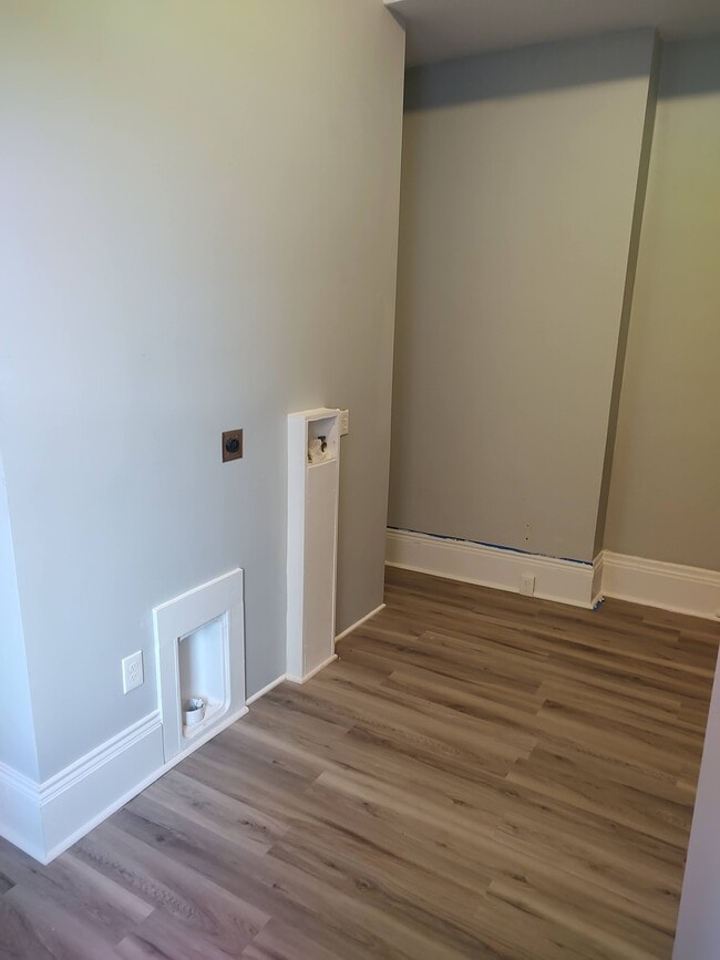 Lavandería en el primer piso - 1024 Columbia St