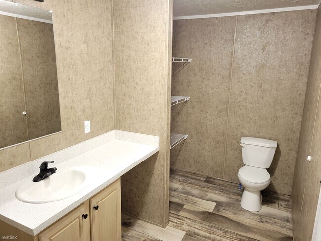 Building Photo - 3 br, 2 bath House - 2582 Park Cir Lot 22