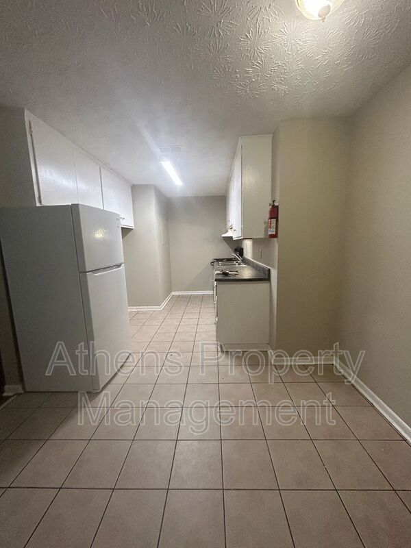 Building Photo - 313 Jockey Club Dr