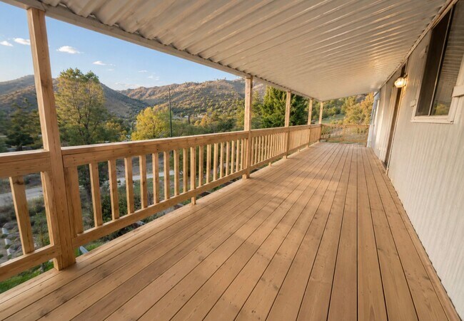Building Photo - 216 Kearns Dr