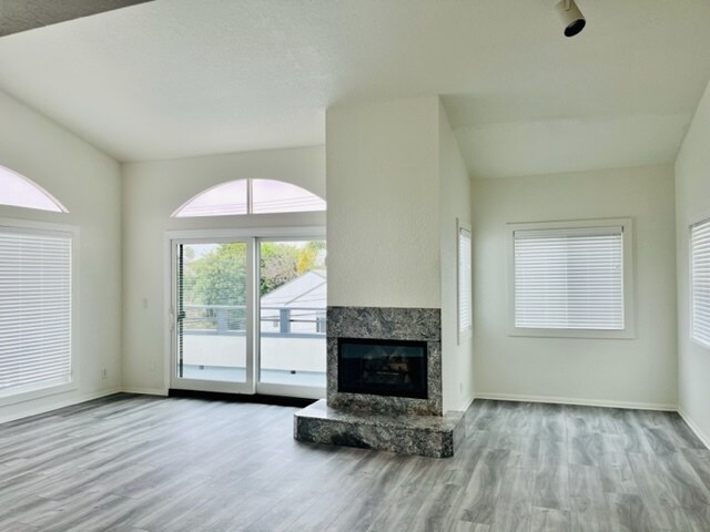 Building Photo - 638 3rd St