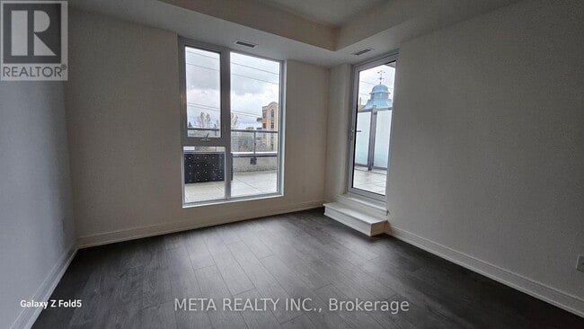 Building Photo - 715 Davis Dr